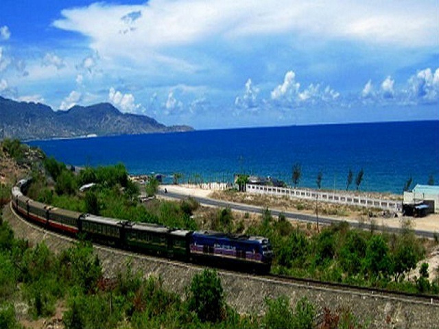 [-]Hoa[-]Sen[-]sẽ[-]thành[-]“cá[-]mập”[-]ngành[-]thép?
